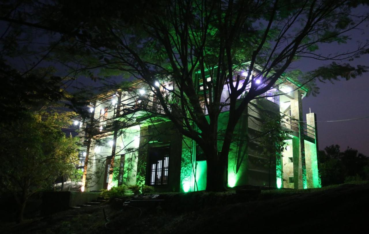 فندق Green Castle كاندي المظهر الخارجي الصورة