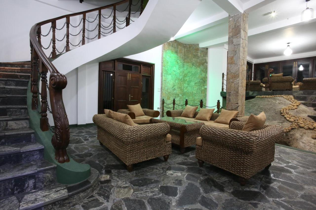 فندق Green Castle كاندي المظهر الخارجي الصورة